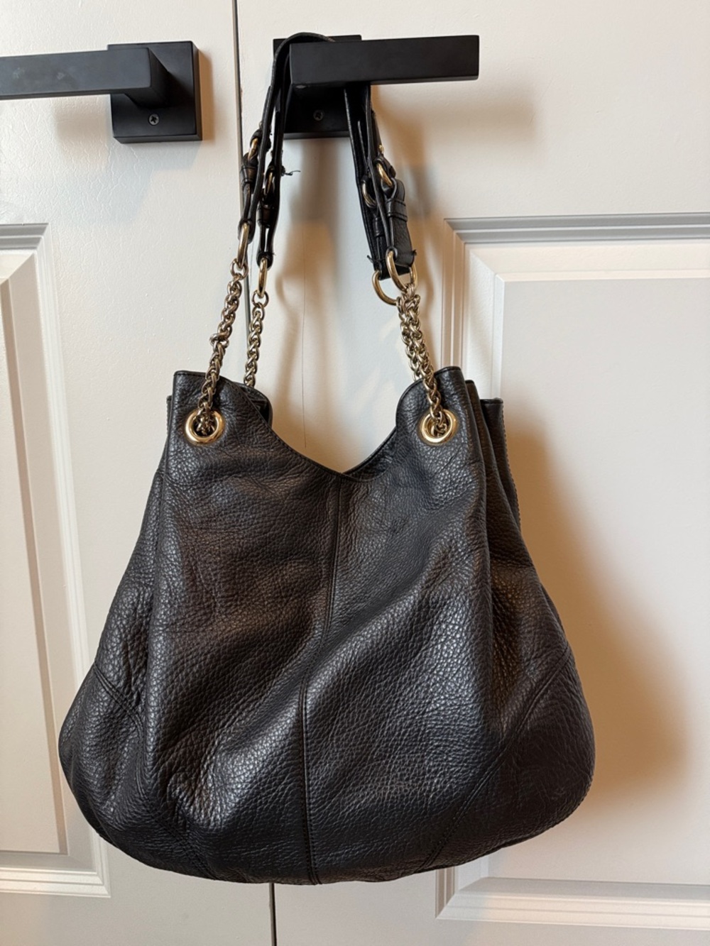 VINCE CAMUTO Dark Charcoal/Black Leather Adjustable Chain Strap Shoulder Bag